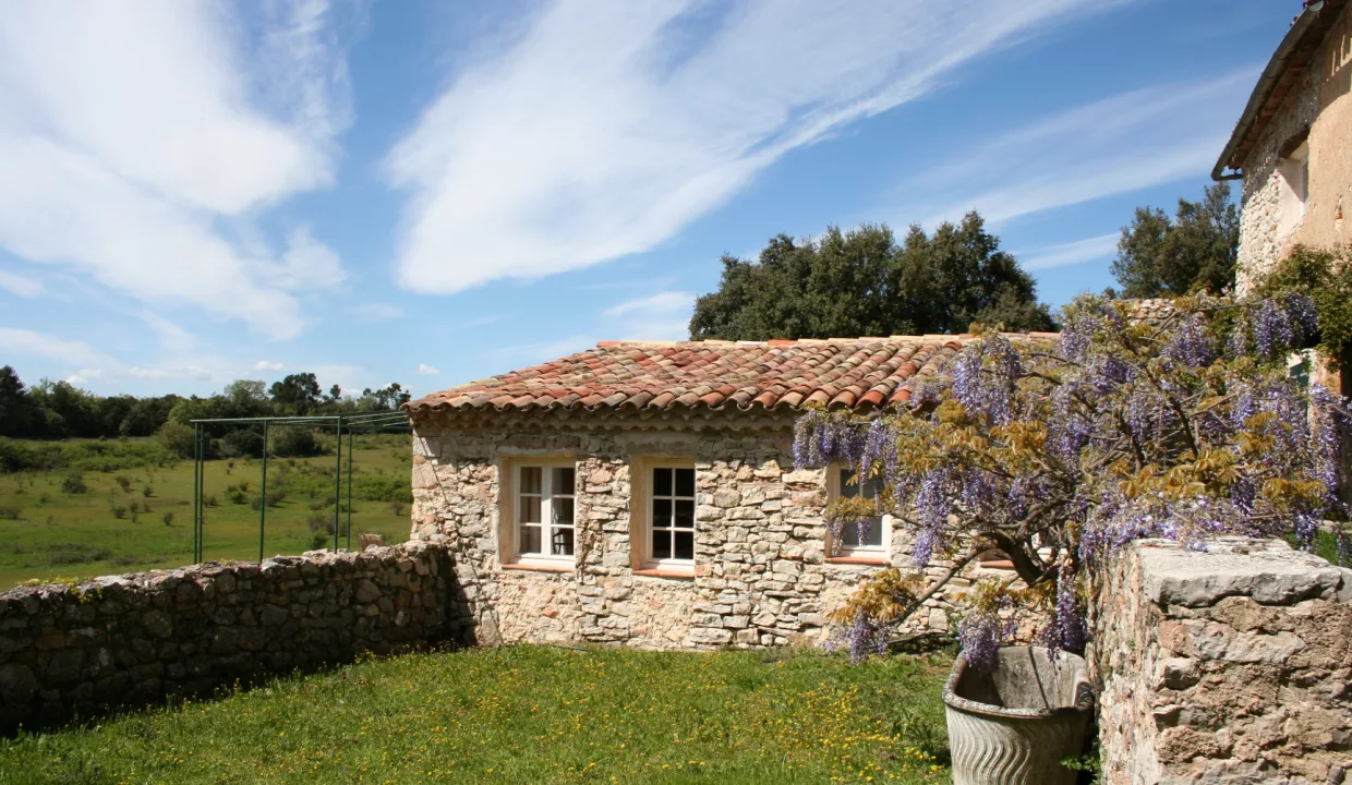 Domaine la Blaque - Chambre d'hôtes Menhir