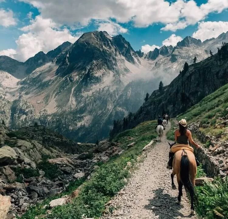 Randonnées et balade a cheval dans le Mercantour et sur la cote d'Azur