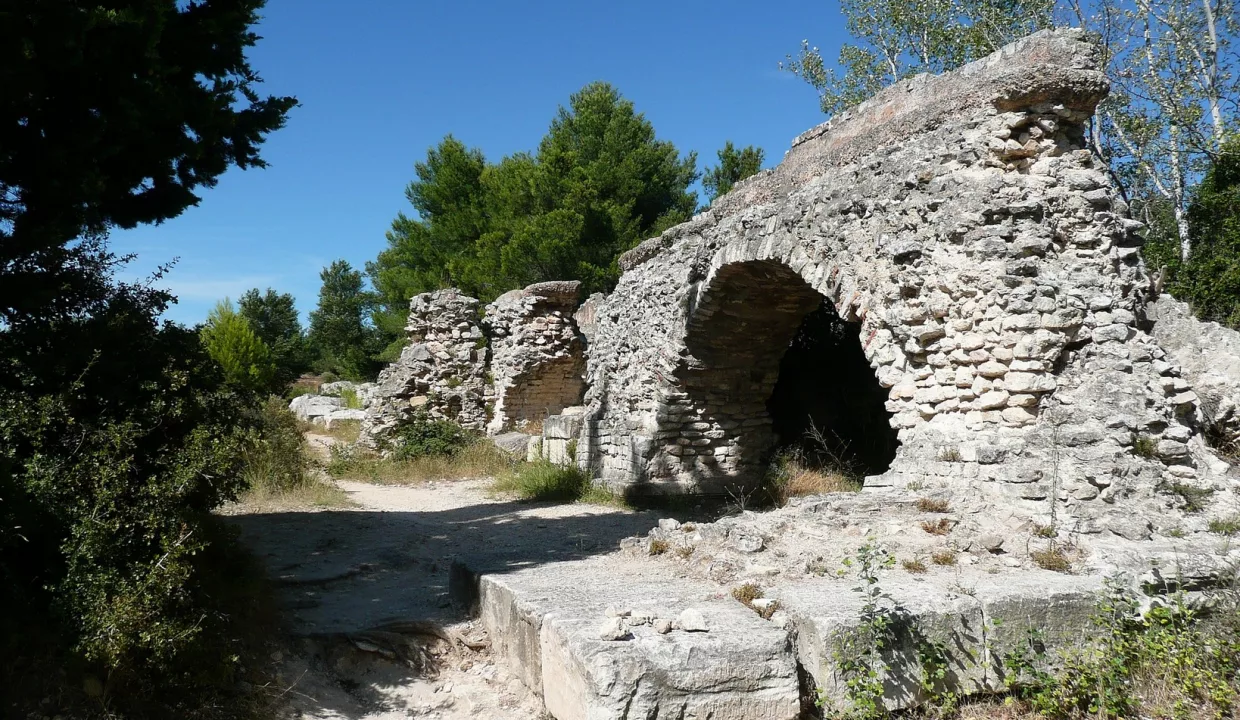 Barbegal_aqueduct_01